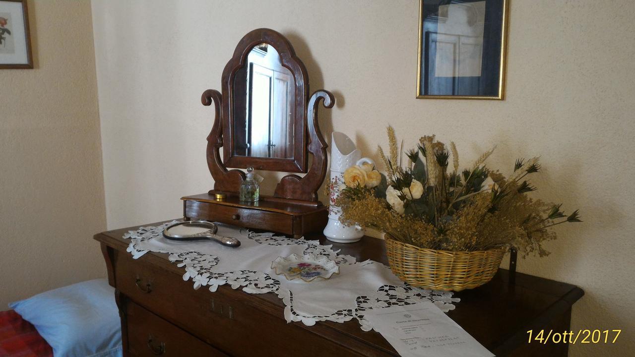 L'Ape In Corte Casa Di Campagna, Via Francigena Stanze E Colazione Vaccarizza Dış mekan fotoğraf