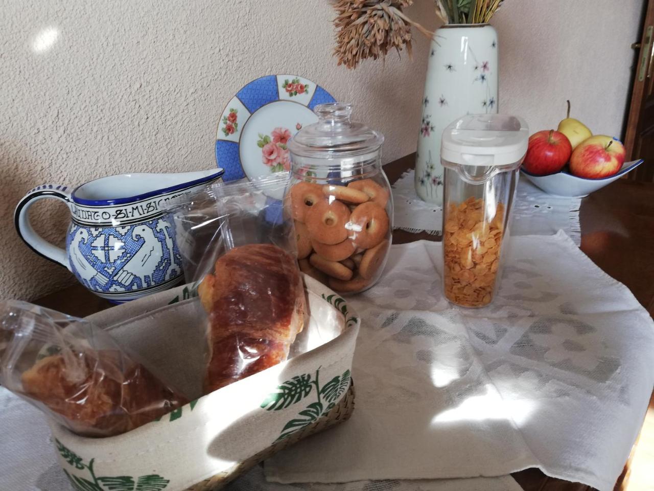 L'Ape In Corte Casa Di Campagna, Via Francigena Stanze E Colazione Vaccarizza Dış mekan fotoğraf